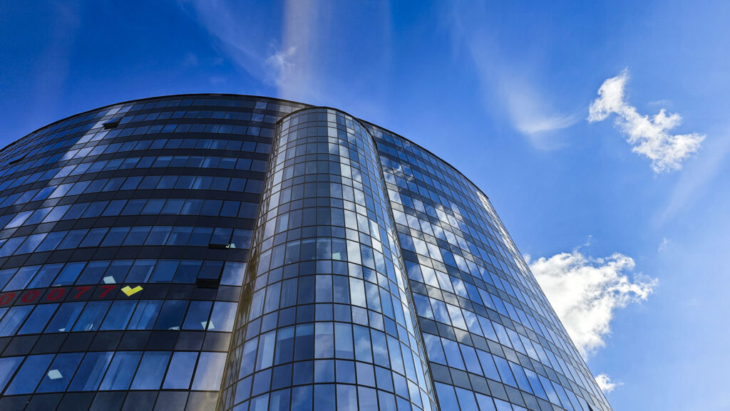 Изображение на обложке объявления