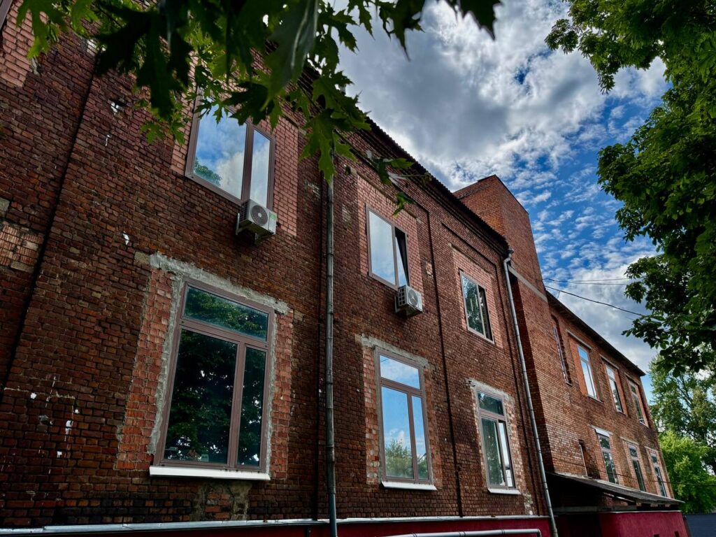 Изображение на обложке объявления